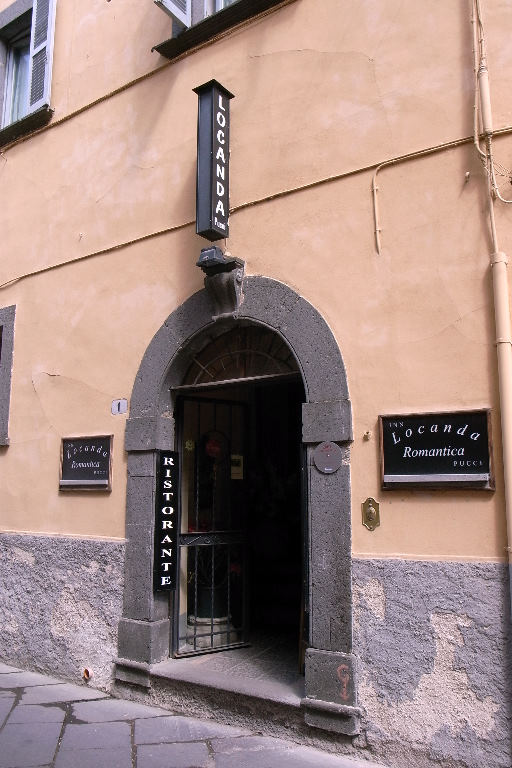 B&B