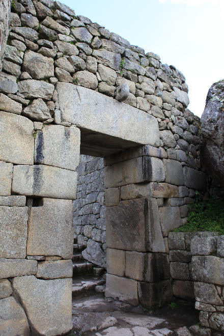 Puerta de Acceso a la Cluda